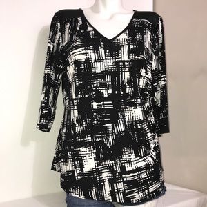 Laura Black & White V-Neck Swatchy Long Sleeve Top